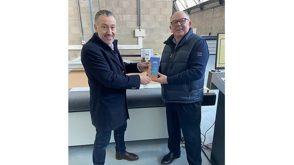 IGS Distributor of the year award crooped 1
