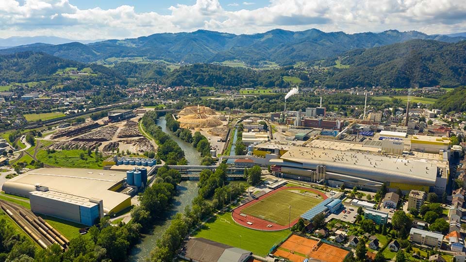 A large paper mill nestled in the mountains of Austria
