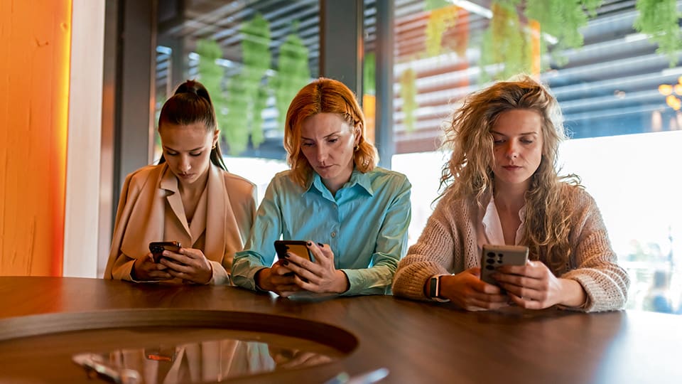 girls on phones comp